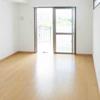 平凡なアパートの部屋