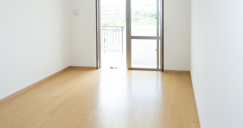 平凡なアパートの部屋